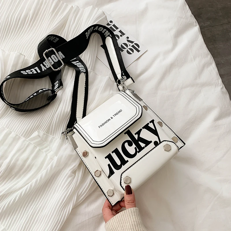 DN Fashion Small Women Shoulder Bags Street Style Lucky Letter Crossbody Handbags Rivet Women's Purse Wide Strap New Casual Bag
DN Fashion Small Women Shoulder Bags Street Style Lucky Letter Crossbody Handbags Rivet Women's Purse Wide Strap New Casual Bag