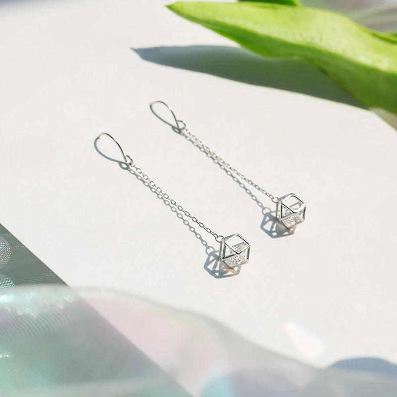 Delicate Jewelry Geometric Dangle Earrings Personality Irregular Cube Crystal Drop Earrings For Woman Jewelry Gifts
Delicate Jewelry Geometric Dangle Earrings Personality Irregular Cube Crystal Drop Earrings For Woman Jewelry Gifts