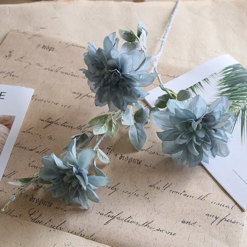 New Artificial flower 3 head Dahlia New house home decoration shooting Wedding decoration Engineering DIY artificial flower
New Artificial flower 3 head Dahlia New house home decoration shooting Wedding decoration Engineering DIY artificial flower
