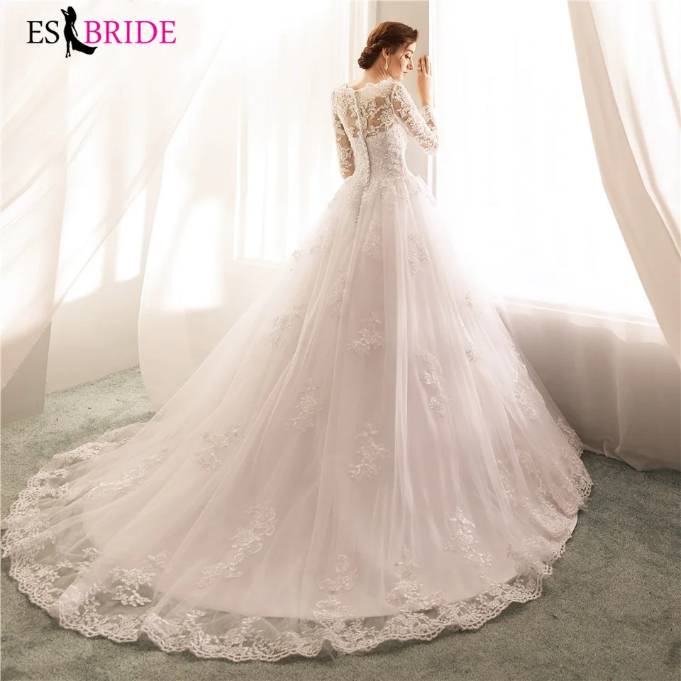 Long-sleeved round collar 2020 new large fashion retro trailing bridal gown
Long-sleeved round collar 2020 new large fashion retro trailing bridal gown