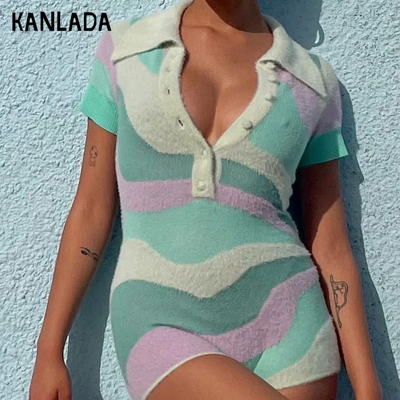 Женский трикотажный комбинезон с V-образным вырезом и коротким рукавом
Женский трикотажный комбинезон с V-образным вырезом и коротким рукавом