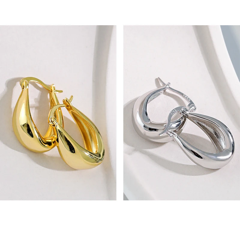 Korean version of ins cold wind niche U-shaped design 925 sterling silver earrings female silver earrings
Korean version of ins cold wind niche U-shaped design 925 sterling silver earrings female silver earrings