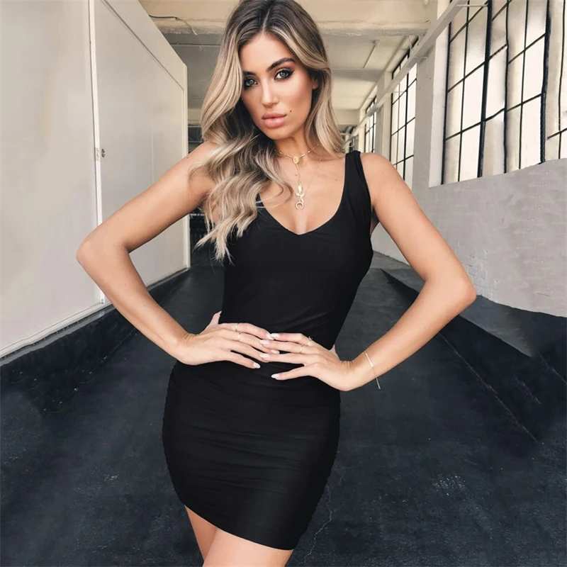 Women's black low cut backless skirt, sexy miniskirt, off shoulder tight collar, summer clothing
Women's black low cut backless skirt, sexy miniskirt, off shoulder tight collar, summer clothing