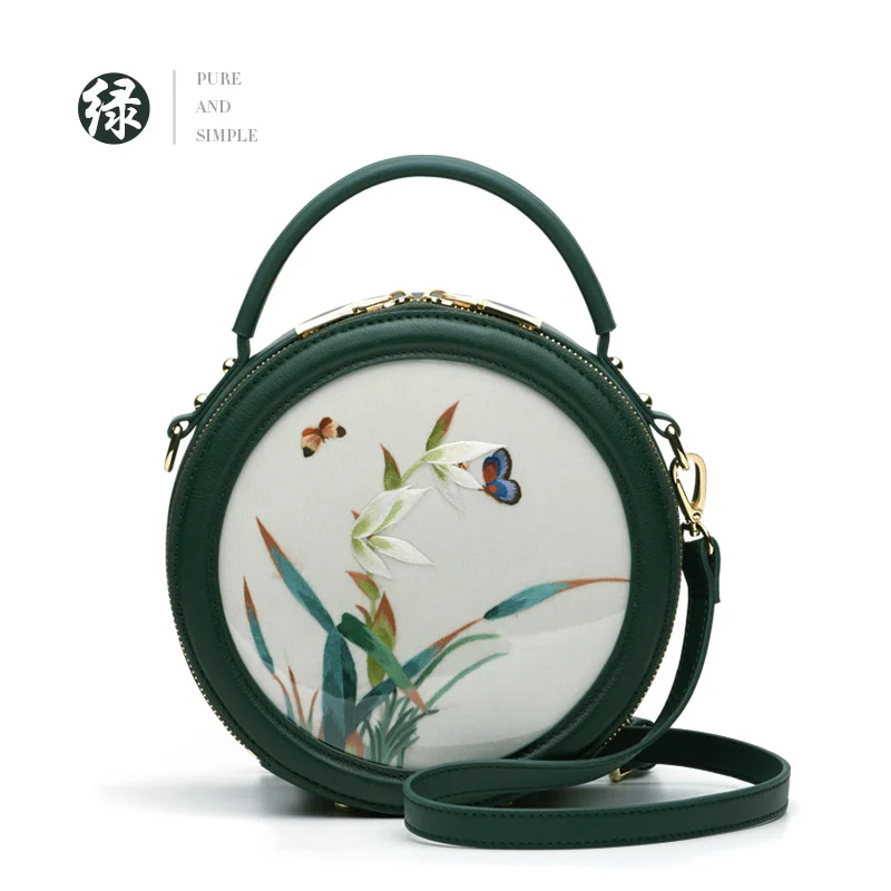 Tianxu women's bag 2021 new fashion leather Chinese style hand embroidered One Shoulder Messenger Bag small round bag
Tianxu women's bag 2021 new fashion leather Chinese style hand embroidered One Shoulder Messenger Bag small round bag