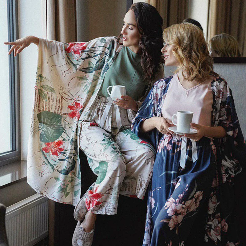 New 2022 Floral Printed Sleepwear With Shorts Female Leisure Nightwear Suit 4 Pieces Soft Autumn Summer Women Pajamas Sets
New 2022 Floral Printed Sleepwear With Shorts Female Leisure Nightwear Suit 4 Pieces Soft Autumn Summer Women Pajamas Sets