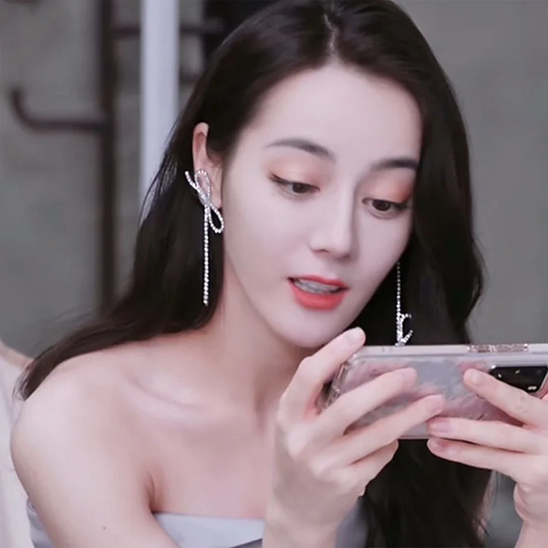New Fashion Rhinestone Bowknot Asymmetry Earrings for Women Korean Trendy Earring Jewelry Female Delicate Elegant Drop Earrings
New Fashion Rhinestone Bowknot Asymmetry Earrings for Women Korean Trendy Earring Jewelry Female Delicate Elegant Drop Earrings