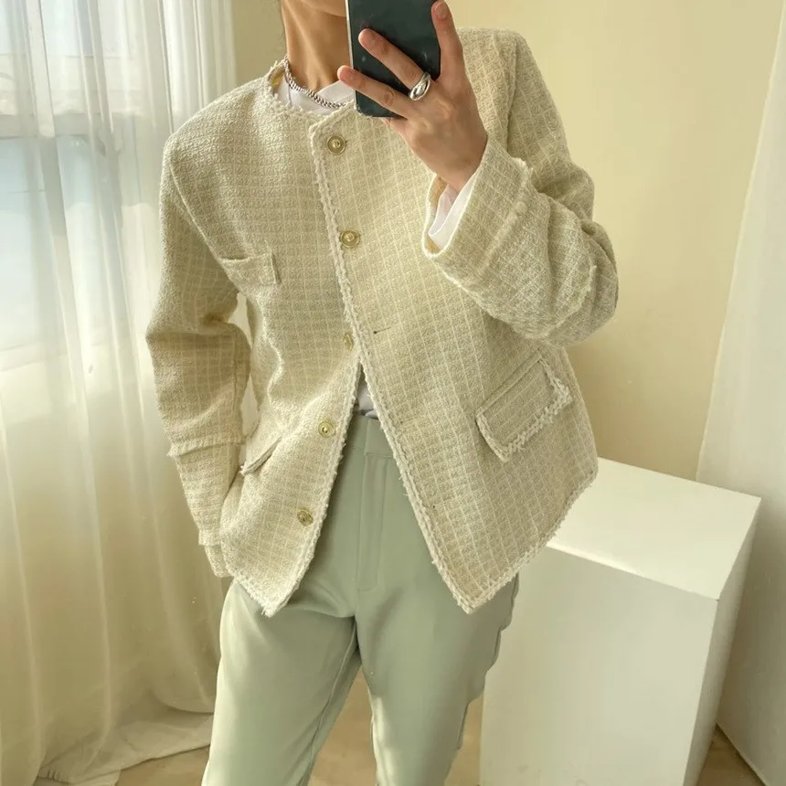 Korean Autumn New Round Neck Single Breasted Tweed Temperament Sweet And Gentle Long Sleeved Cardigan Jacket Female
Korean Autumn New Round Neck Single Breasted Tweed Temperament Sweet And Gentle Long Sleeved Cardigan Jacket Female