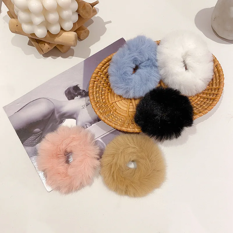 Simple fashion cute plush hair rope with personality hair ring hair accessories for women and sweet girl gifts wholesale
Simple fashion cute plush hair rope with personality hair ring hair accessories for women and sweet girl gifts wholesale
