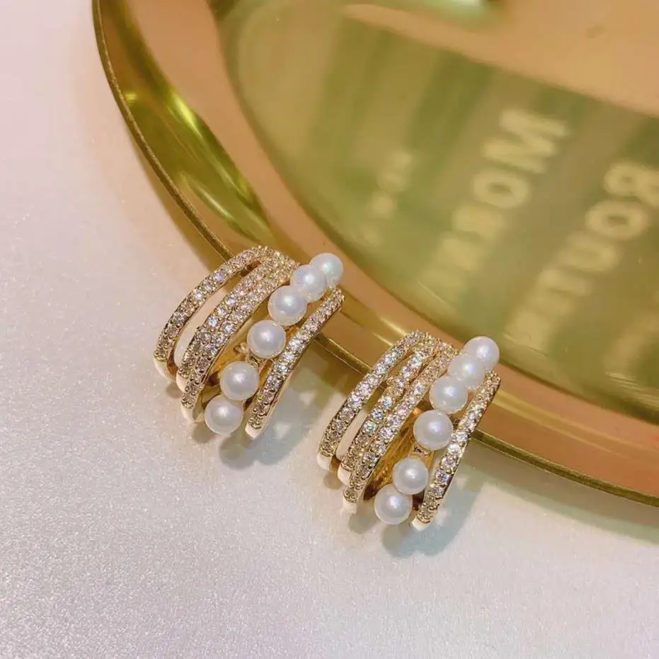 New fashion Korean stylish pearl zircon multi-layer design without pierced ear clip gorgeous women charm golden ear jewelry
New fashion Korean stylish pearl zircon multi-layer design without pierced ear clip gorgeous women charm golden ear jewelry