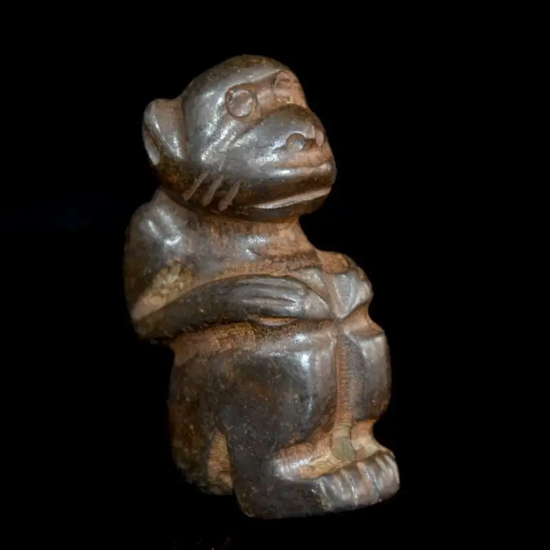 

Hongshan культура Античный Железный метеорит обезьяна изысканная резьба статуя Подвески украшения статуи и скульптуры домашний декор