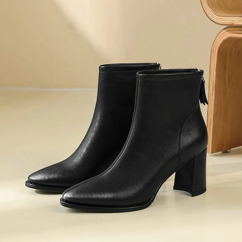 2020 New Women Pointed Toe Square Heels Ankle Boots New Genuine Leather Back Zipper Elegant Winter Boots Party Shoes Woman
2020 New Women Pointed Toe Square Heels Ankle Boots New Genuine Leather Back Zipper Elegant Winter Boots Party Shoes Woman