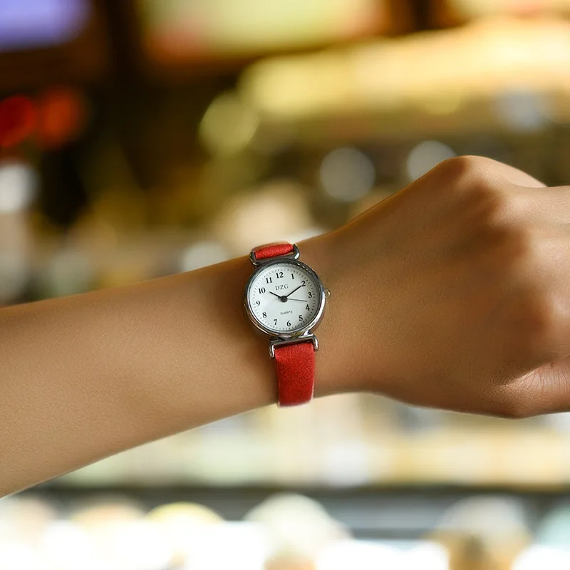 Girls Xiaoqing Popall-match Watch Female Students Korean Version Of The Simple Digital Face Casual Retro Watch 
Girls Xiaoqing Popall-match Watch Female Students Korean Version Of The Simple Digital Face Casual Retro Watch