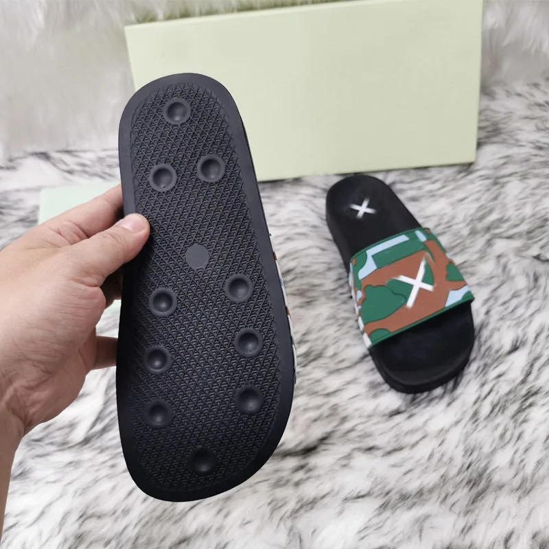 Summer Beach Slippers Camouflage Color Flat Outdoor Fashion Men's Slippers Letter 35-45S Ladies slippers Travel Wild Color 
Summer Beach Slippers Camouflage Color Flat Outdoor Fashion Men's Slippers Letter 35-45S Ladies slippers Travel Wild Color