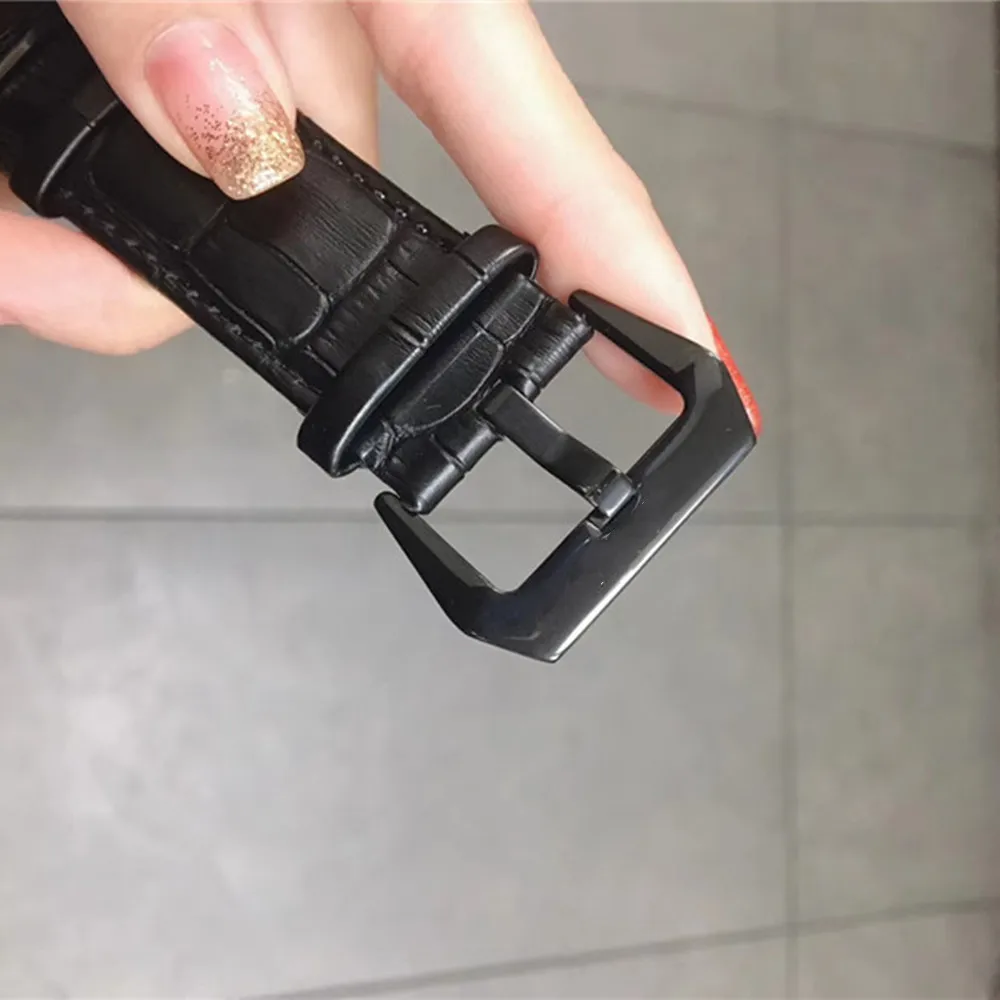 2021 aaa watch Men's quartz watch, tank series square homophonic watch, Swiss brand famous brand watch
2021 aaa watch Men's quartz watch, tank series square homophonic watch, Swiss brand famous brand watch