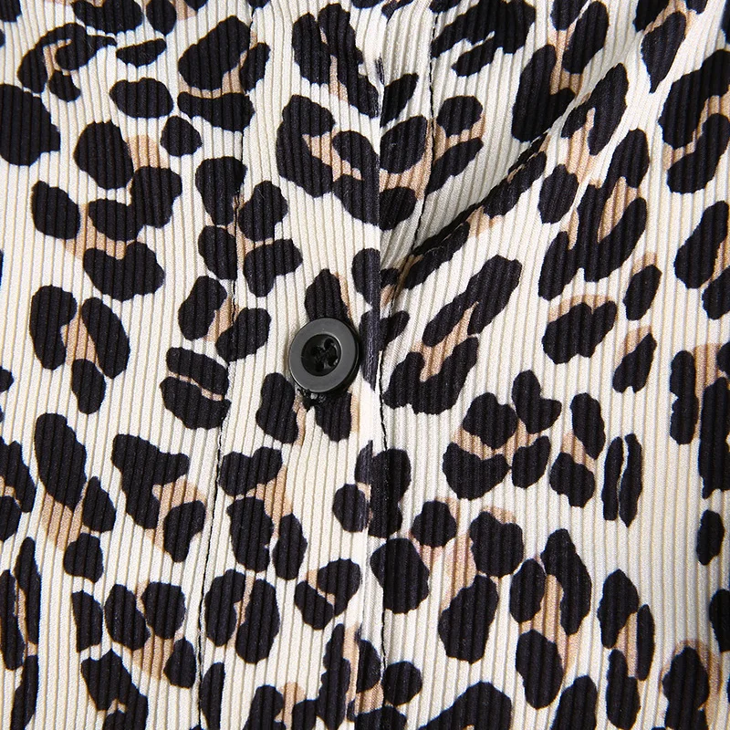 Women's Vintage Slim Fit T-shirt Woman Streetwear Harajuku Leopard Print Long Sleeve T Shirt Crop Buttons Casual Tee Shirt Femme
Women's Vintage Slim Fit T-shirt Woman Streetwear Harajuku Leopard Print Long Sleeve T Shirt Crop Buttons Casual Tee Shirt Femme