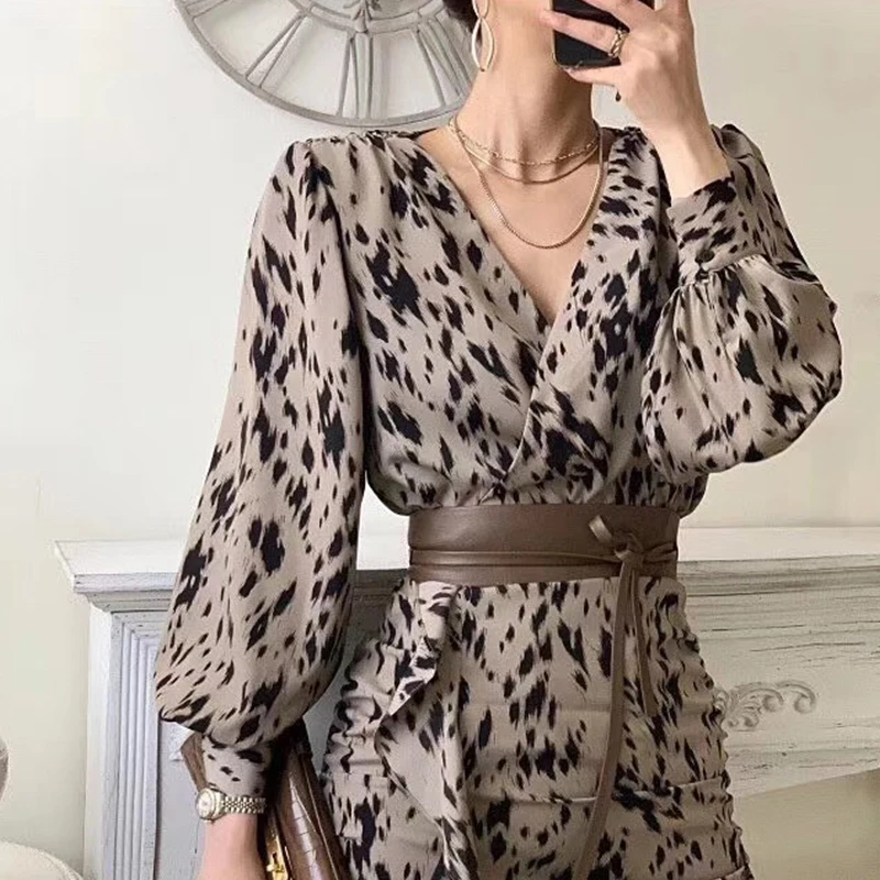 Long Sleeved V Neck Dress Leopard Print Waist Pleated Casual Vintage Dress Corset Korean Kobieta Sukienka Women's BH50LYQ
Long Sleeved V Neck Dress Leopard Print Waist Pleated Casual Vintage Dress Corset Korean Kobieta Sukienka Women's BH50LYQ