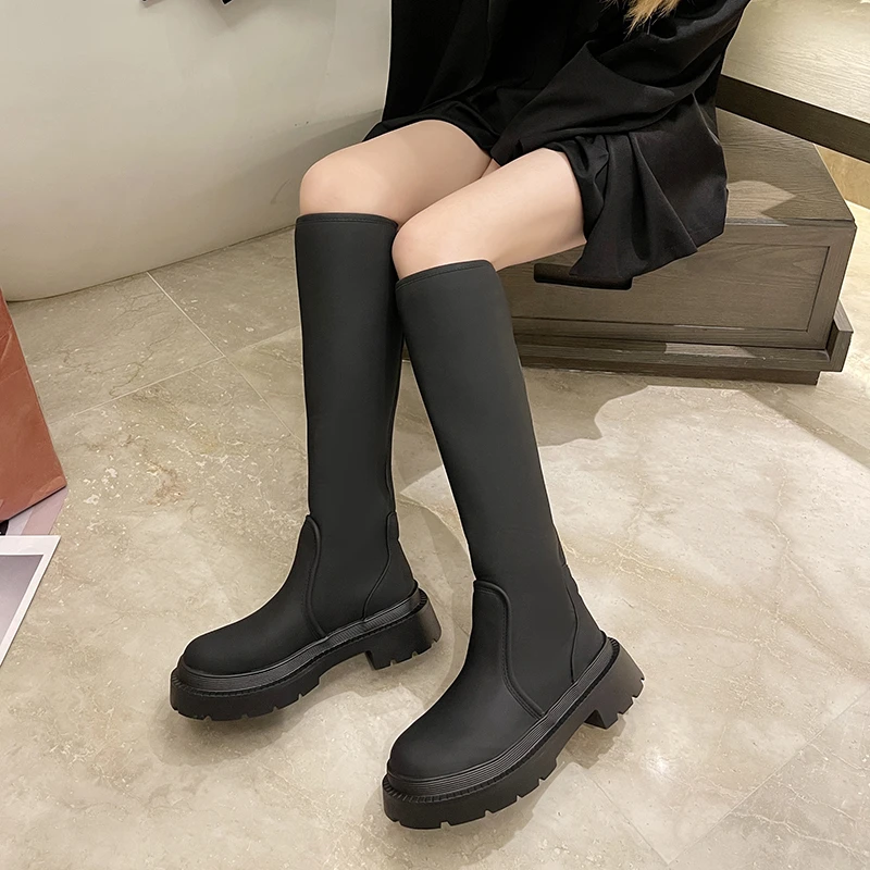 2021 Ins nouvelles bottes pour femmes, chaussures plates, chaleur d'hiver, bottes hautes en cuir au genou, chaussures de mode
2021 Ins nouvelles bottes pour femmes, chaussures plates, chaleur d'hiver, bottes hautes en cuir au genou, chaussures de mode