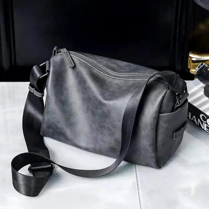 Simple Fashion Single Shoulder Bag Small Square Bag New Trend Men's Bag Leisure Messenger Bag Backpack Waterproof Large Capacity
Simple Fashion Single Shoulder Bag Small Square Bag New Trend Men's Bag Leisure Messenger Bag Backpack Waterproof Large Capacity