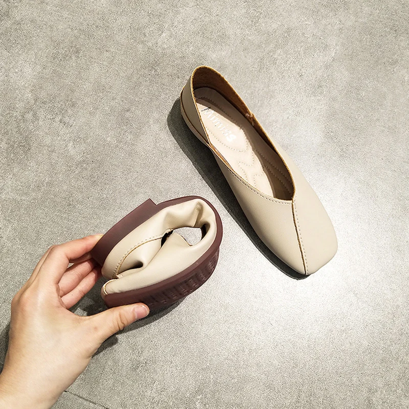 Spring and Summer Flat Flat Square Toe Soft Leather Grandmother Shoes Elegant Versatile Comfortable Soft Soles Driving Shoes
Spring and Summer Flat Flat Square Toe Soft Leather Grandmother Shoes Elegant Versatile Comfortable Soft Soles Driving Shoes