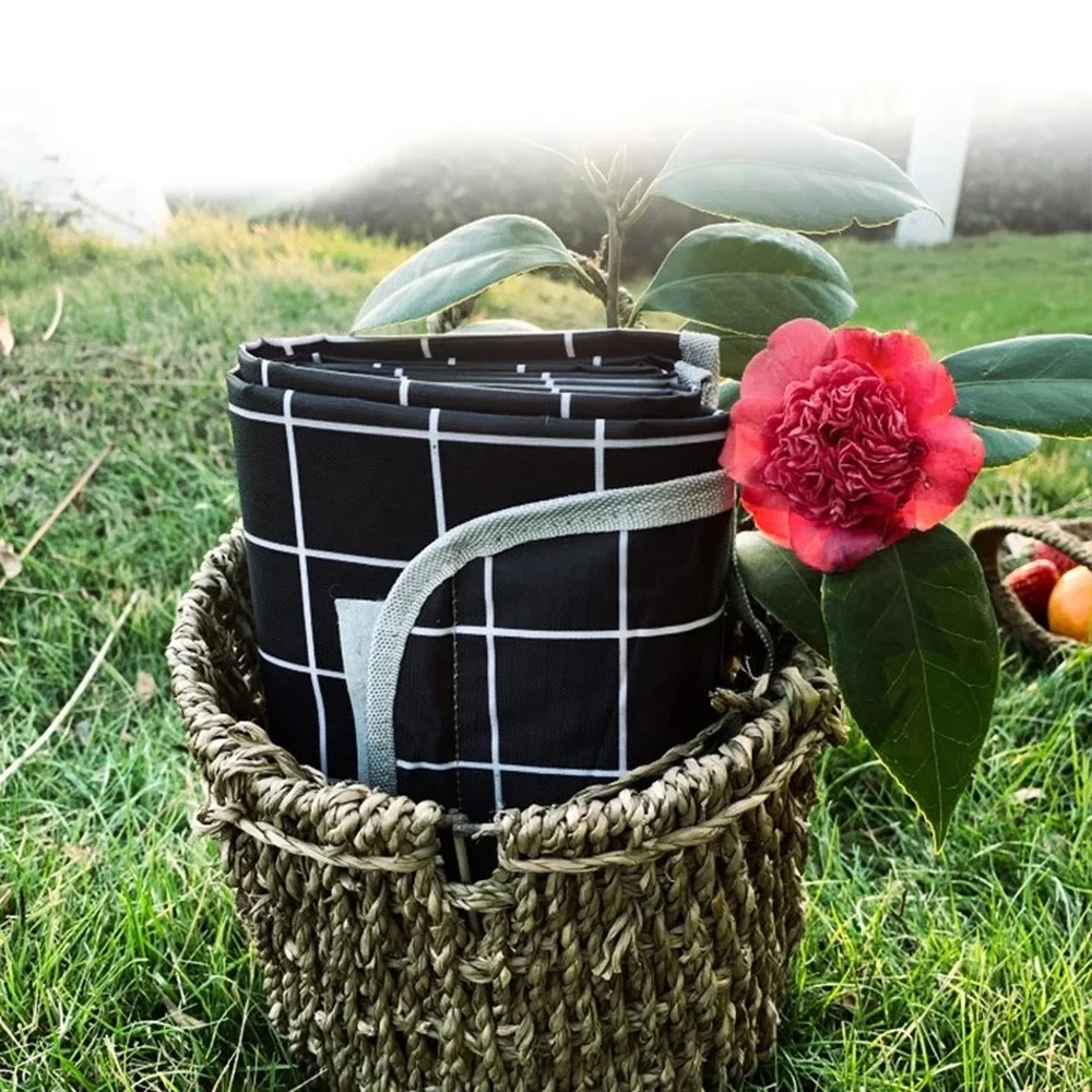 1Pcs Outdoor Splash Proof Plaid Portable Picnic Mat Folding Camping Mat Lawn Beach Rug Travel Pad Extra Large 150x200cm
1Pcs Outdoor Splash Proof Plaid Portable Picnic Mat Folding Camping Mat Lawn Beach Rug Travel Pad Extra Large 150x200cm