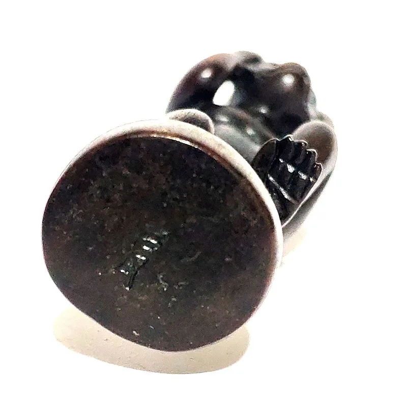 Y6921 - Collectible 20 Years Old 2" Hand Carved Ebony Ironwood Netsuke - Smart Monkey
Y6921 - Collectible 20 Years Old 2" Hand Carved Ebony Ironwood Netsuke - Smart Monkey