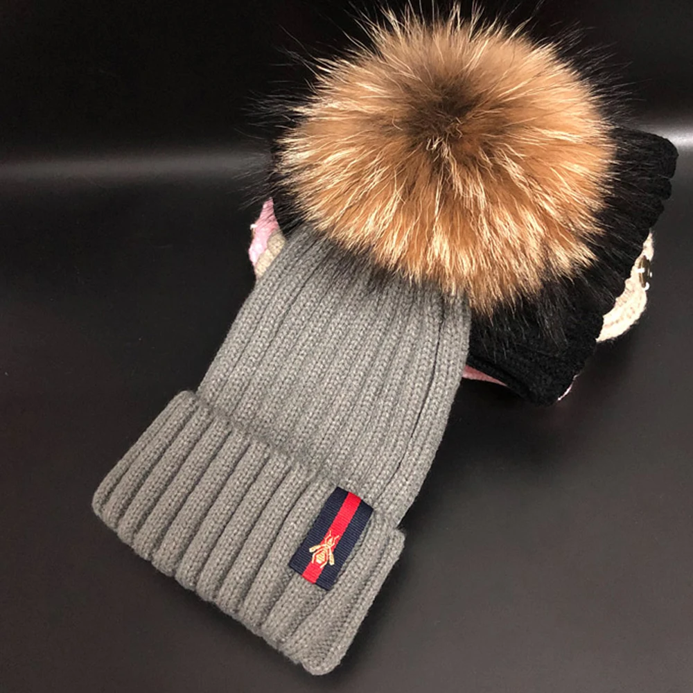 2021 Fashionable High Quality Winter Warm Windproof Hat Real Fox Plush Pompom Cap Women's Wool Winter Beanie Hats for Women
2021 Fashionable High Quality Winter Warm Windproof Hat Real Fox Plush Pompom Cap Women's Wool Winter Beanie Hats for Women