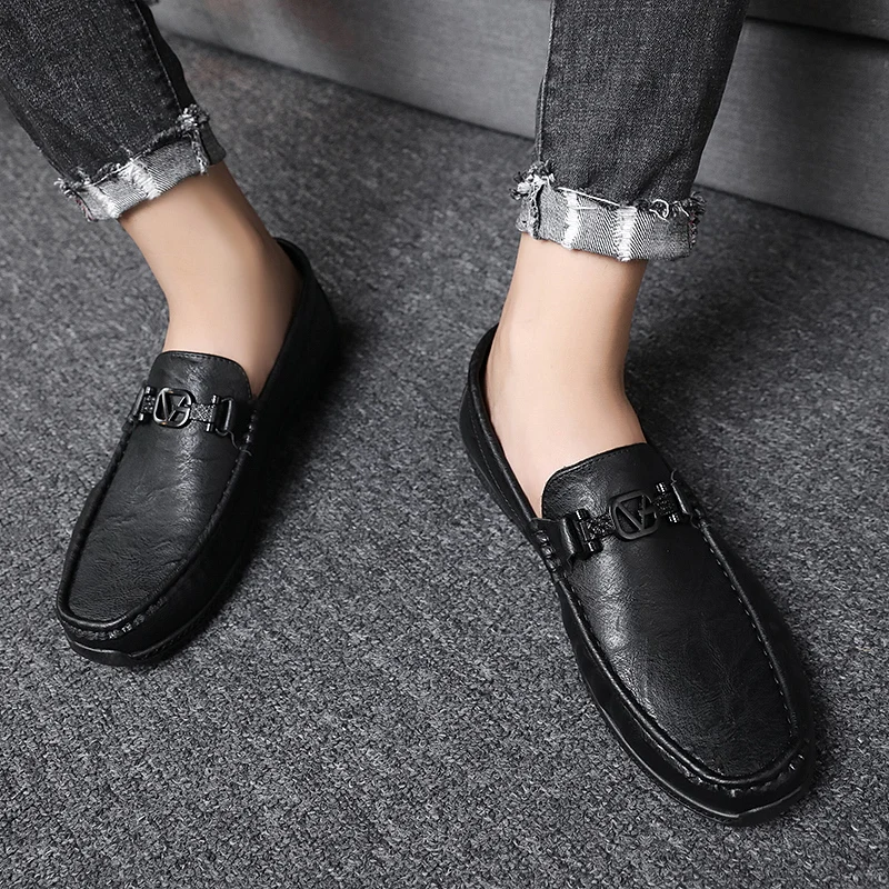 Men's Leather Shoes Spring and Autumn Trend Fashion Metal Button Peas Shoes Male Lazy Slip-on Trend Fashion Casual Loafers Shoes
Men's Leather Shoes Spring and Autumn Trend Fashion Metal Button Peas Shoes Male Lazy Slip-on Trend Fashion Casual Loafers Shoes