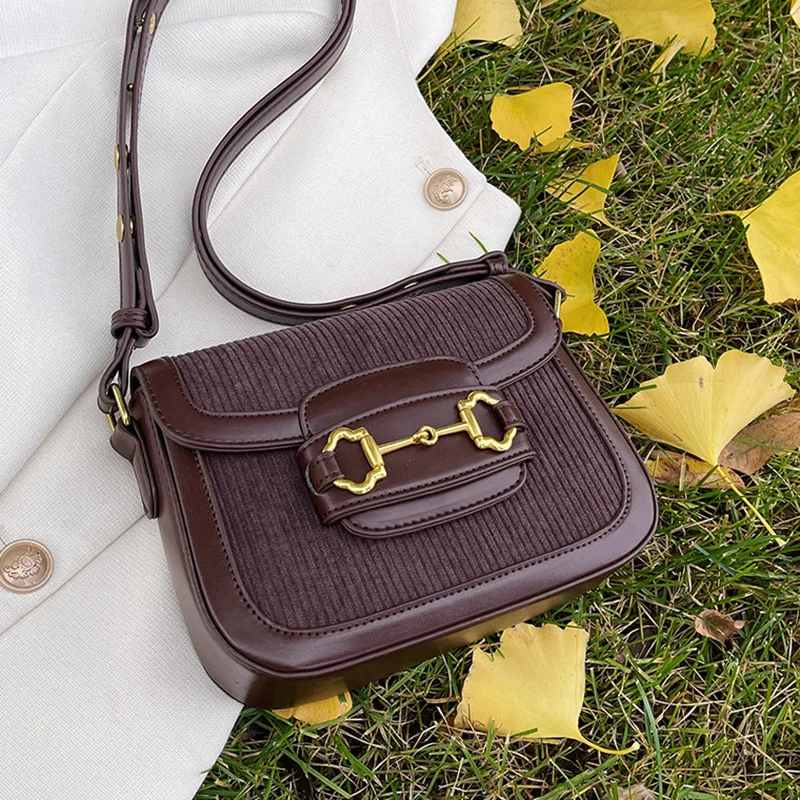 Popular Small Bag Women's 2022 New Fashion Autumn and Winter Velvet Single Shoulder Messenger Saddle Purses and Handbags
Popular Small Bag Women's 2022 New Fashion Autumn and Winter Velvet Single Shoulder Messenger Saddle Purses and Handbags