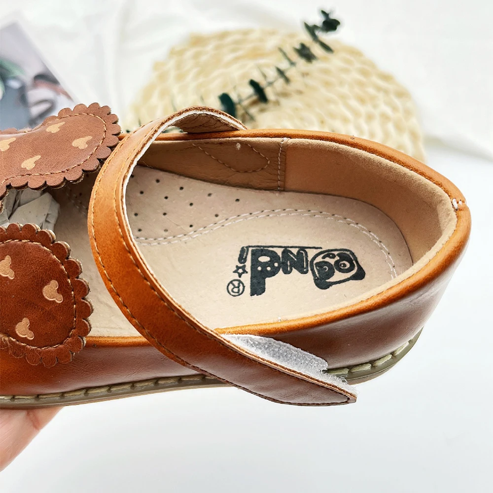 Autumn Baby Girls Shoes Cute Patent Leather Princess Shoes Solid Color Kids Gilrs Casual Dancing Shoes First Walkers 2021 
Autumn Baby Girls Shoes Cute Patent Leather Princess Shoes Solid Color Kids Gilrs Casual Dancing Shoes First Walkers 2021