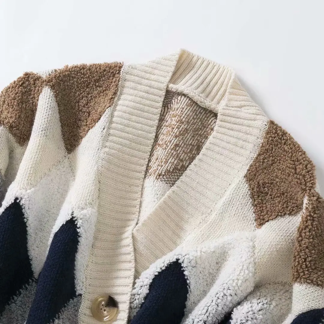 Q8659-Korean 2020 Autumn Winter New Lazy Style V-Collar Contrast Color Rhombus Cardigan Sweater for Women
Q8659-Korean 2020 Autumn Winter New Lazy Style V-Collar Contrast Color Rhombus Cardigan Sweater for Women
