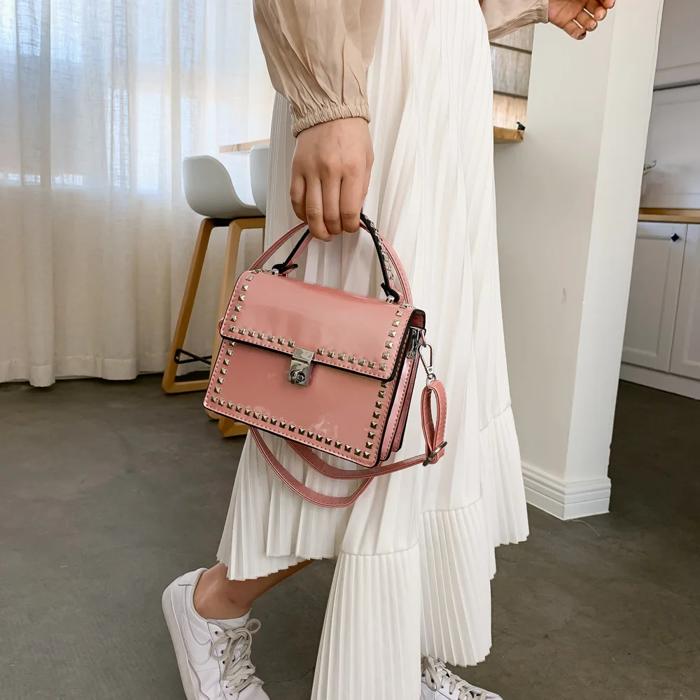 Women Bag Fashion Crossbody Bags For Women 2021 Rivet Women's Messenger Bag Shoulder Bags Luxury Handbag Purse bolsa feminina
Women Bag Fashion Crossbody Bags For Women 2021 Rivet Women's Messenger Bag Shoulder Bags Luxury Handbag Purse bolsa feminina