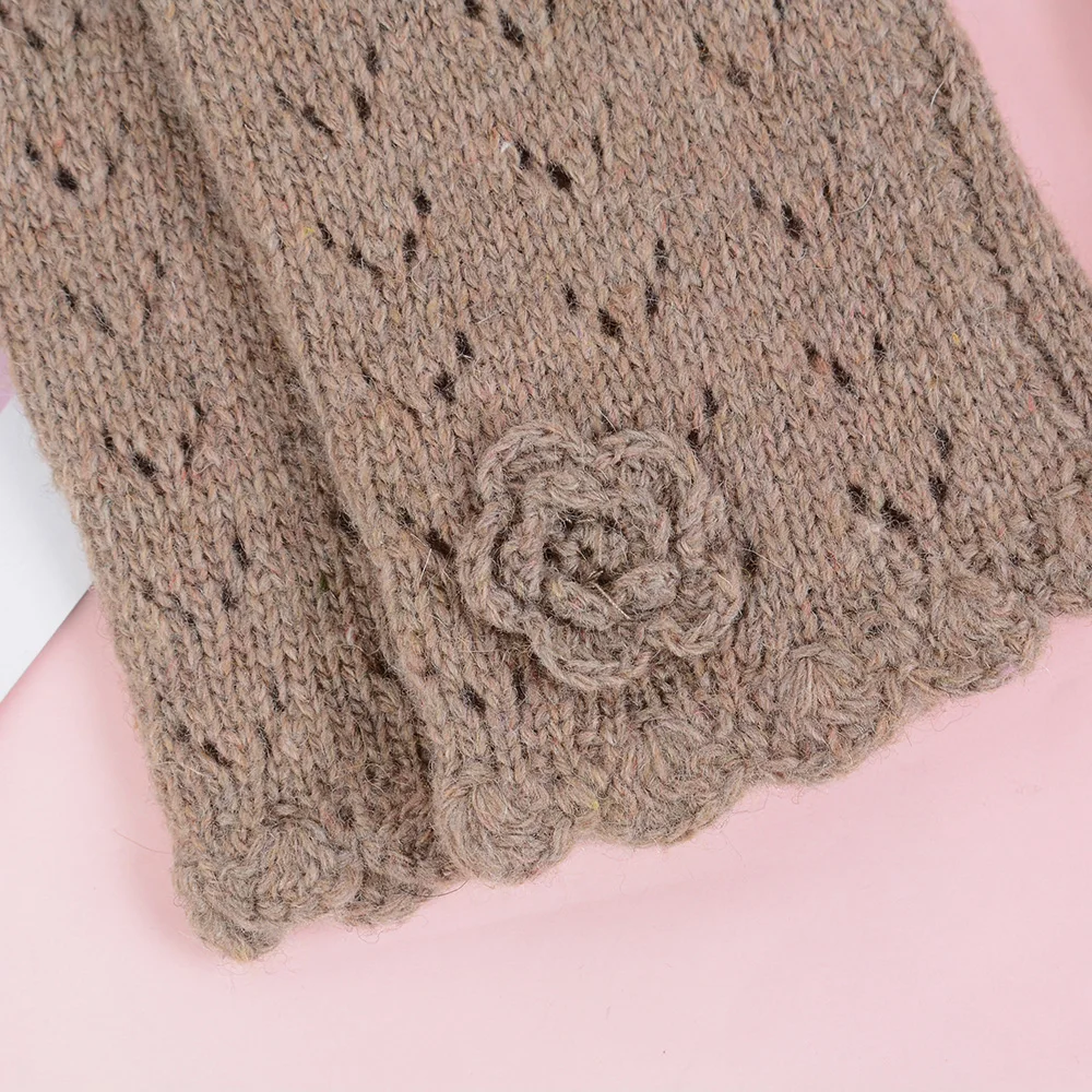 Fashion Autumn Winter Hollow Half-finger Gloves Faux Wool Warm Gloves Cute Flower Knitted Solid Color Gloves For Women Girl
Fashion Autumn Winter Hollow Half-finger Gloves Faux Wool Warm Gloves Cute Flower Knitted Solid Color Gloves For Women Girl