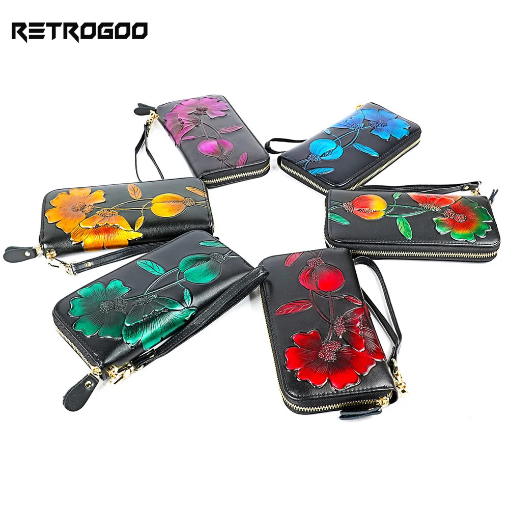 Женский кошелек из натуральной кожи с тиснением и отделением для монет 
Женский кошелек из натуральной кожи с тиснением и отделением для монет