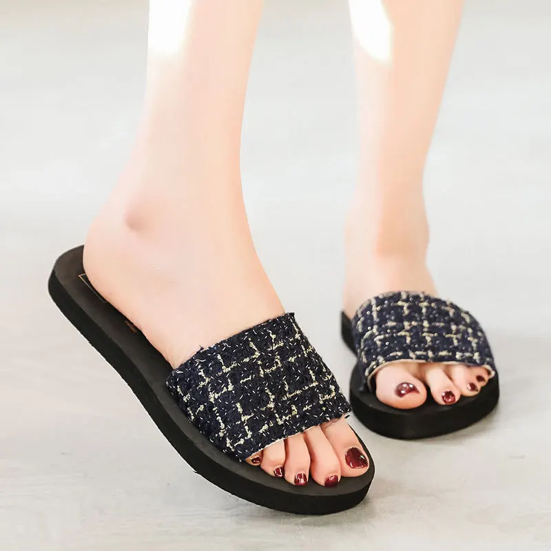 Женские богемные шлепанцы на платформе, летние шлепанцы на танкетке с цветным принтом, модель 2021 года
Женские богемные шлепанцы на платформе, летние шлепанцы на танкетке с цветным принтом, модель 2021 года