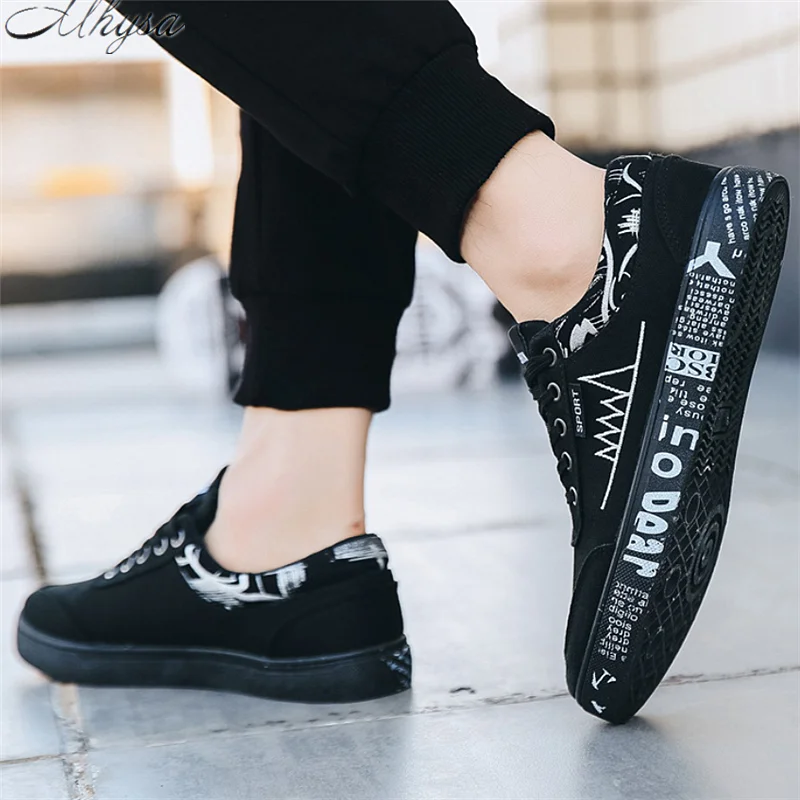 2020new men's casual shoes spring autumn men fashion lightweight flat casual sneakers breathable lace men canvas shoesY129
2020new men's casual shoes spring autumn men fashion lightweight flat casual sneakers breathable lace men canvas shoesY129