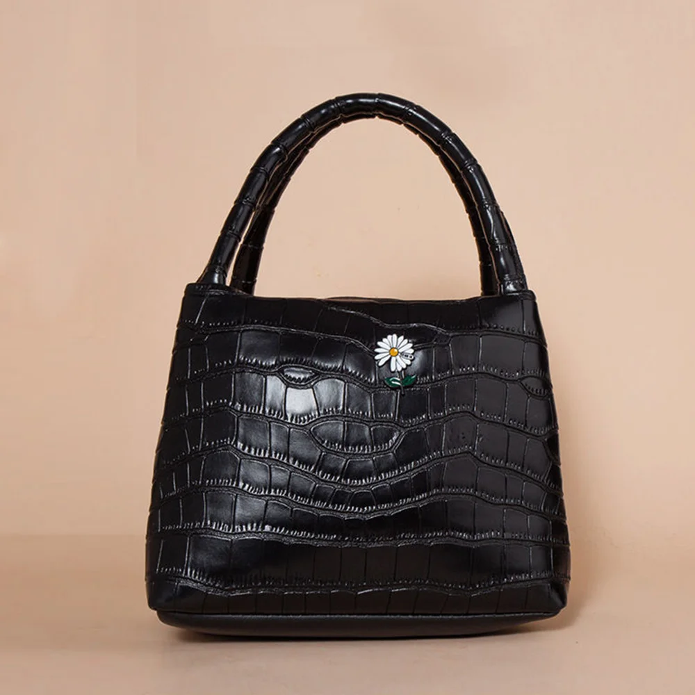 2021 fashion Ladies Handbags High Quality Crocodile Female Hand bags For Women Chrysanthemum pendant Square bag
2021 fashion Ladies Handbags High Quality Crocodile Female Hand bags For Women Chrysanthemum pendant Square bag