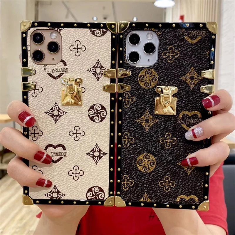 Luxury Square Geometric Leather Phone Case For iPhone 13 12 11 Pro 7 8Plus XR Xs Max Vintage Lattice Cover For samsung S20FE S21
Luxury Square Geometric Leather Phone Case For iPhone 13 12 11 Pro 7 8Plus XR Xs Max Vintage Lattice Cover For samsung S20FE S21