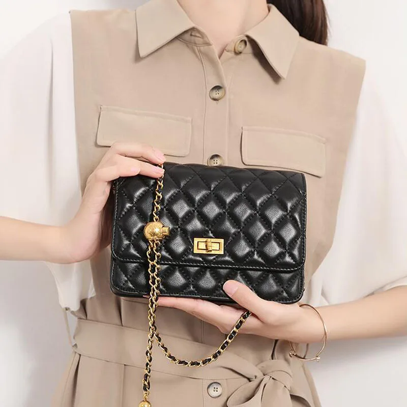 San Maries Classic Purses Luxury Gold Chain Ball Women Luxury Handbags Top Quality Designer Feminina Flap Shoulder Bags WOC
San Maries Classic Purses Luxury Gold Chain Ball Women Luxury Handbags Top Quality Designer Feminina Flap Shoulder Bags WOC