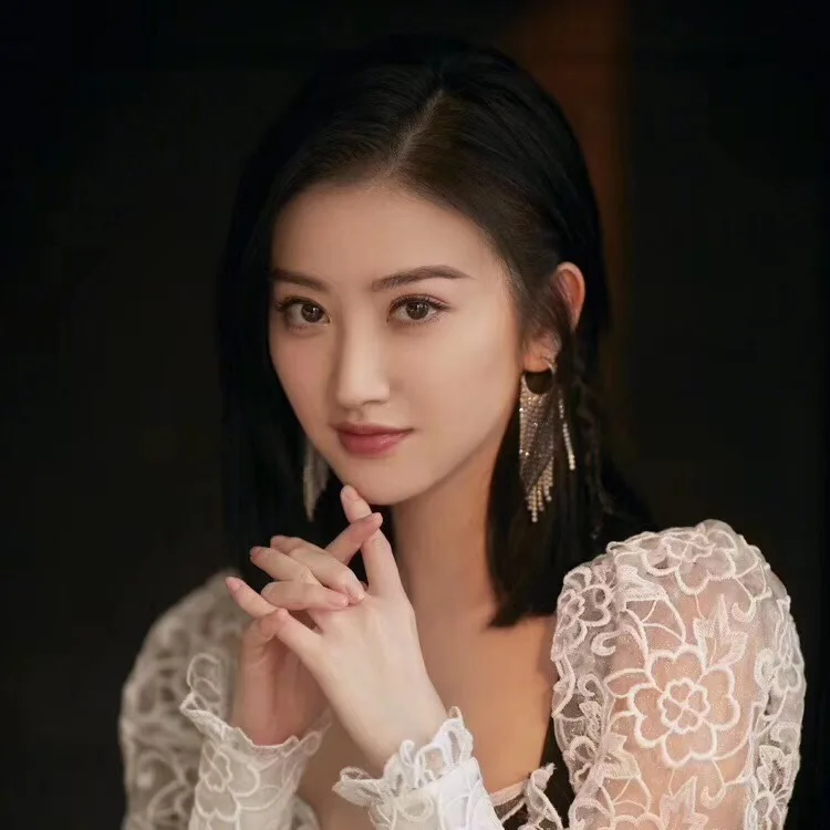 Western style star with the same circle tassel crystal earring temperament elegant woman
Western style star with the same circle tassel crystal earring temperament elegant woman