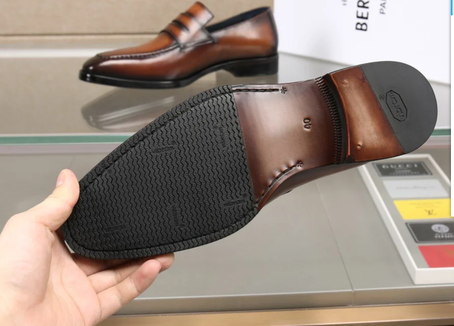 Summer casual handmade Crocodile skin breathable men's shoes Korean version of the trend of British style business suits pointed
Summer casual handmade Crocodile skin breathable men's shoes Korean version of the trend of British style business suits pointed