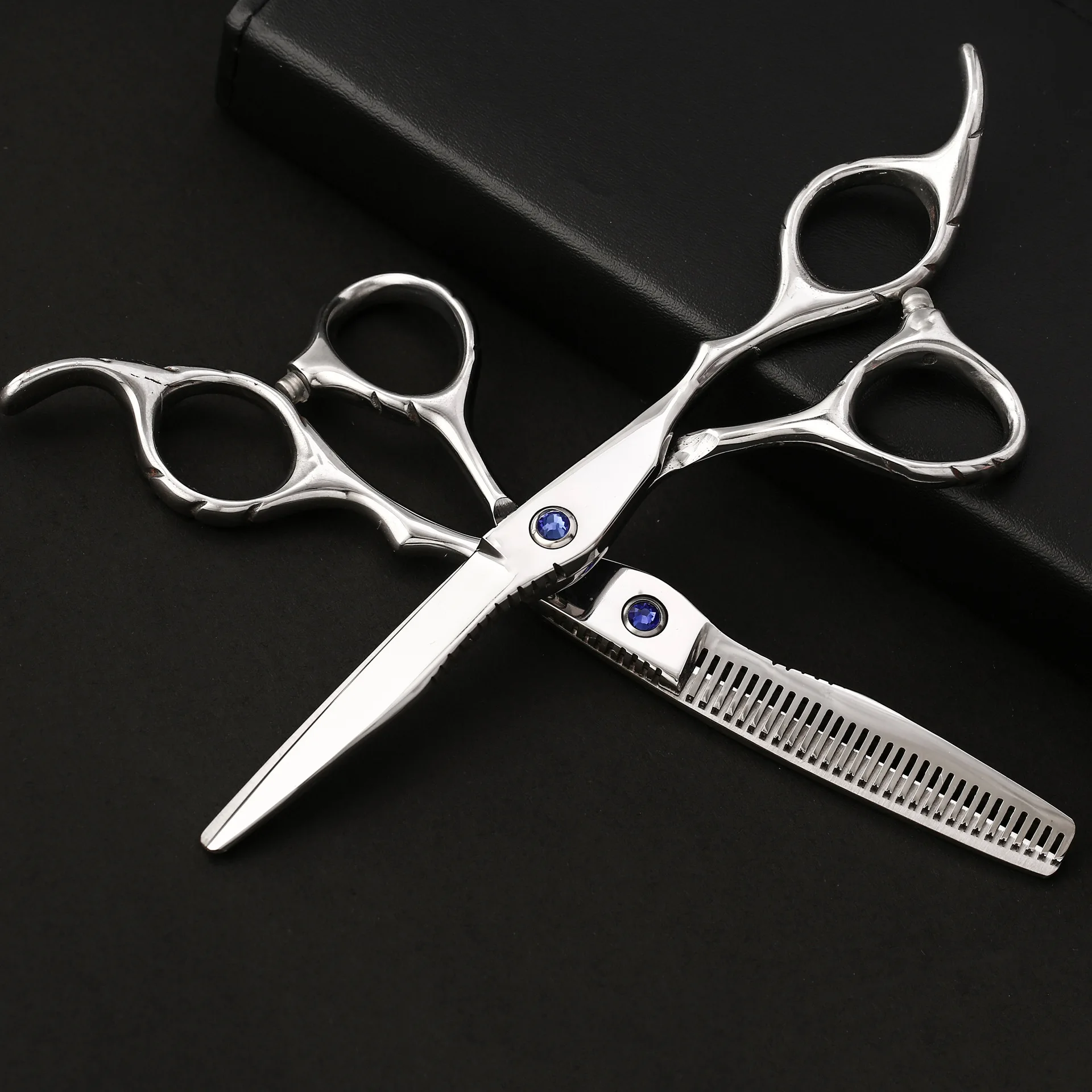6 Inch Silver Wholesale Barber Supplies Set Stainless Steel Salon Hair Cutting Thinning Scissors Set
6 Inch Silver Wholesale Barber Supplies Set Stainless Steel Salon Hair Cutting Thinning Scissors Set