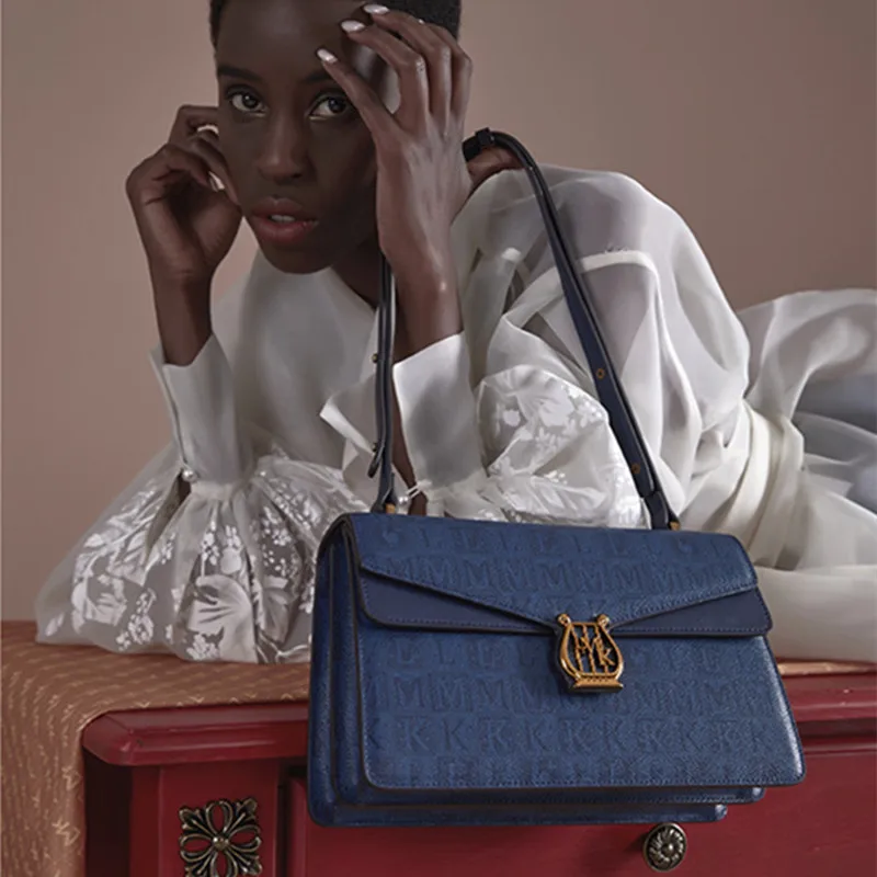 Luxury Designer 2021 New Fashion Ladies High-quality Leather Retro Printing Flap Underarm Bag Crossbody Shoulder Bag Sac Luxe Cc
Luxury Designer 2021 New Fashion Ladies High-quality Leather Retro Printing Flap Underarm Bag Crossbody Shoulder Bag Sac Luxe Cc