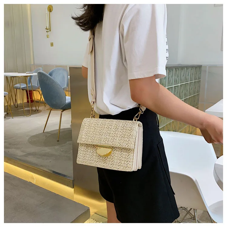 Straw women shoulder bags small Wide straps flap bag for Female Travel Beach Crossbody Bag Fashion ladies Handbag satchels beige
Straw women shoulder bags small Wide straps flap bag for Female Travel Beach Crossbody Bag Fashion ladies Handbag satchels beige