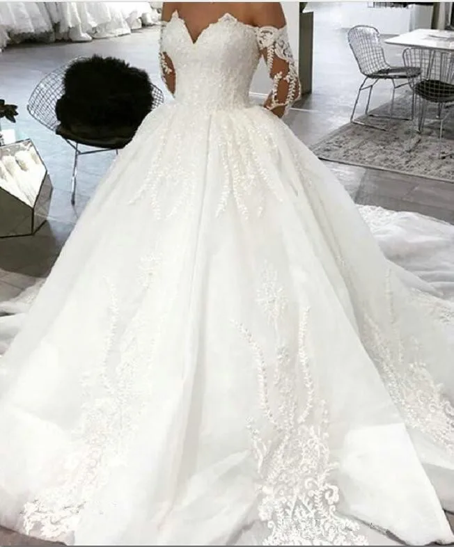 Женское свадебное платье с открытыми плечами, белое ТРАПЕЦИЕВИДНОЕ кружевное платье с аппликацией и особым дизайном, романтичное свадебно... 
Женское свадебное платье с открытыми плечами, белое ТРАПЕЦИЕВИДНОЕ кружевное платье с аппликацией и особым дизайном, романтичное свадебно...