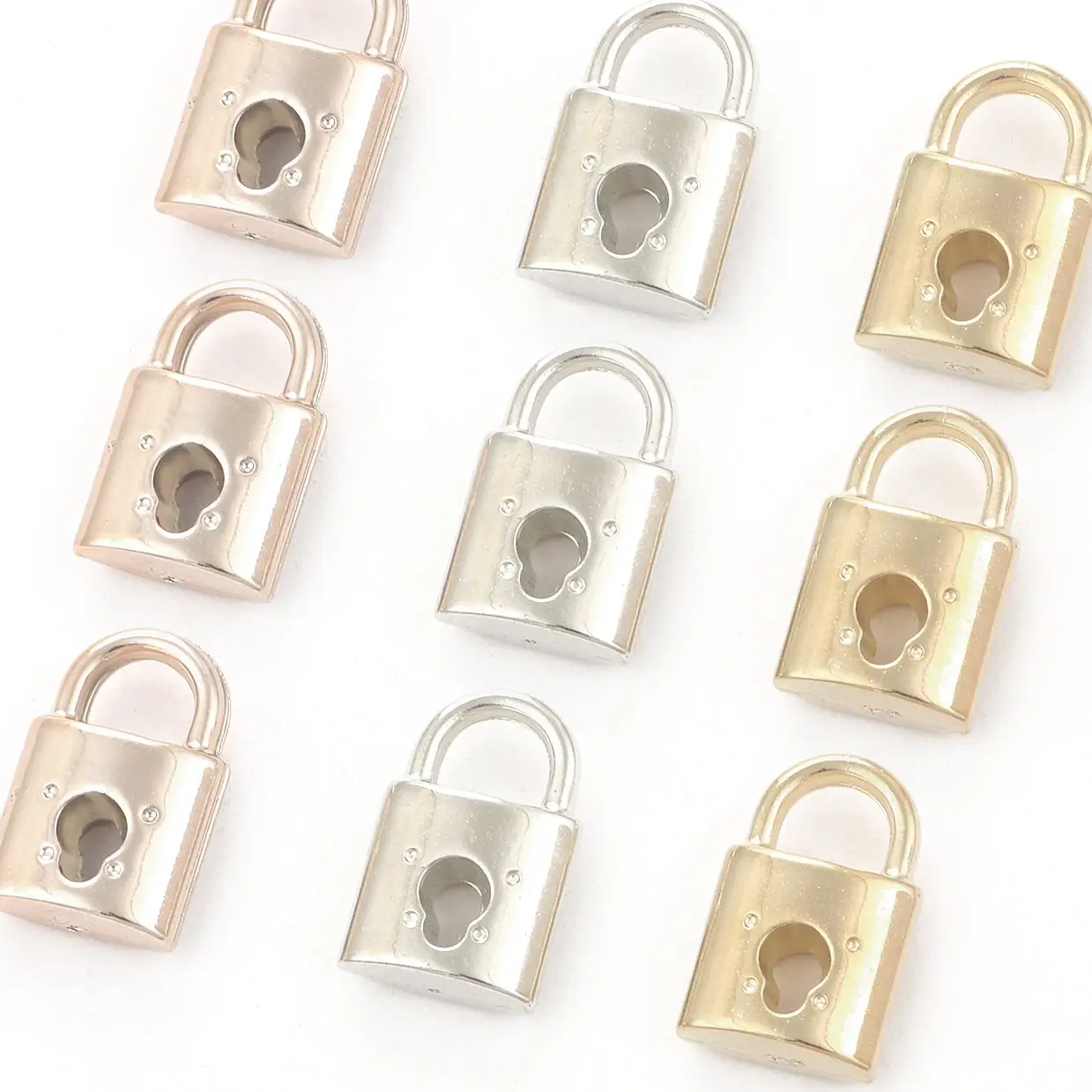 50pcs/lot 16x10mm Gold Silver Color CCB Plastic Lock Charms Pendants Handmade Supplies For Jewelry Making Diy Bracelet Earring
50pcs/lot 16x10mm Gold Silver Color CCB Plastic Lock Charms Pendants Handmade Supplies For Jewelry Making Diy Bracelet Earring