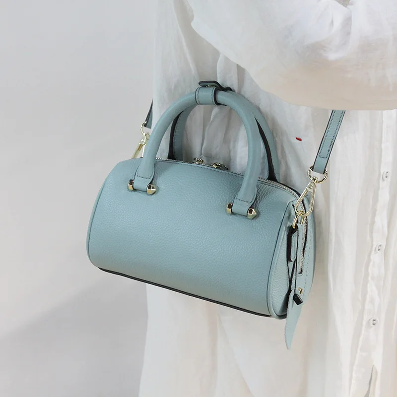 Small Bag For Women 100% Soft Genuine Leather Madame Bag Single Shoulder Handbag Day Clutches bags Messenger Bag
Small Bag For Women 100% Soft Genuine Leather Madame Bag Single Shoulder Handbag Day Clutches bags Messenger Bag