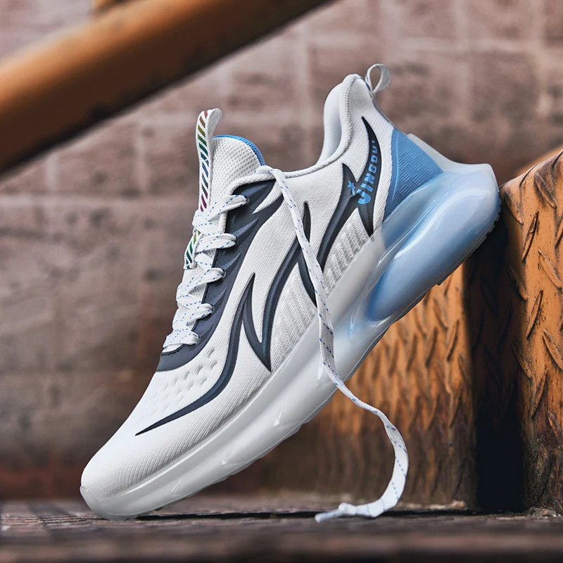 Sneakers 
Sneakers