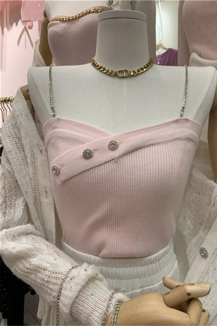 2021 Women's New Spring Solid Color Sexy V-neck Knitted Tube Top Detachable Chain Sling All-Matching Outerwear Slim-Fitting Vest
2021 Women's New Spring Solid Color Sexy V-neck Knitted Tube Top Detachable Chain Sling All-Matching Outerwear Slim-Fitting Vest