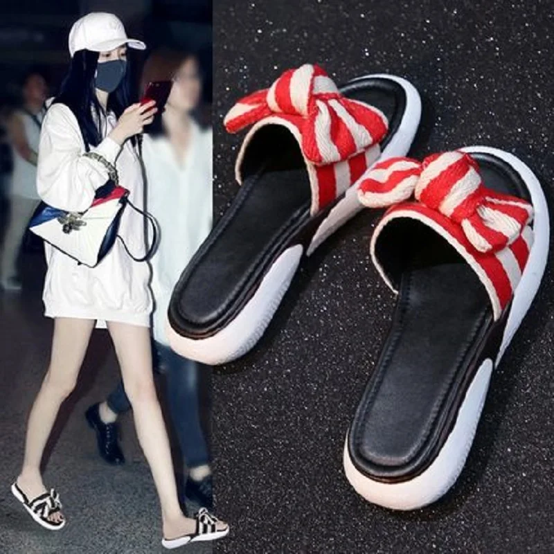 2020 summer new personality thick-soled slippers Korean version of the wild Harajuku style striped sandals women.
2020 summer new personality thick-soled slippers Korean version of the wild Harajuku style striped sandals women.