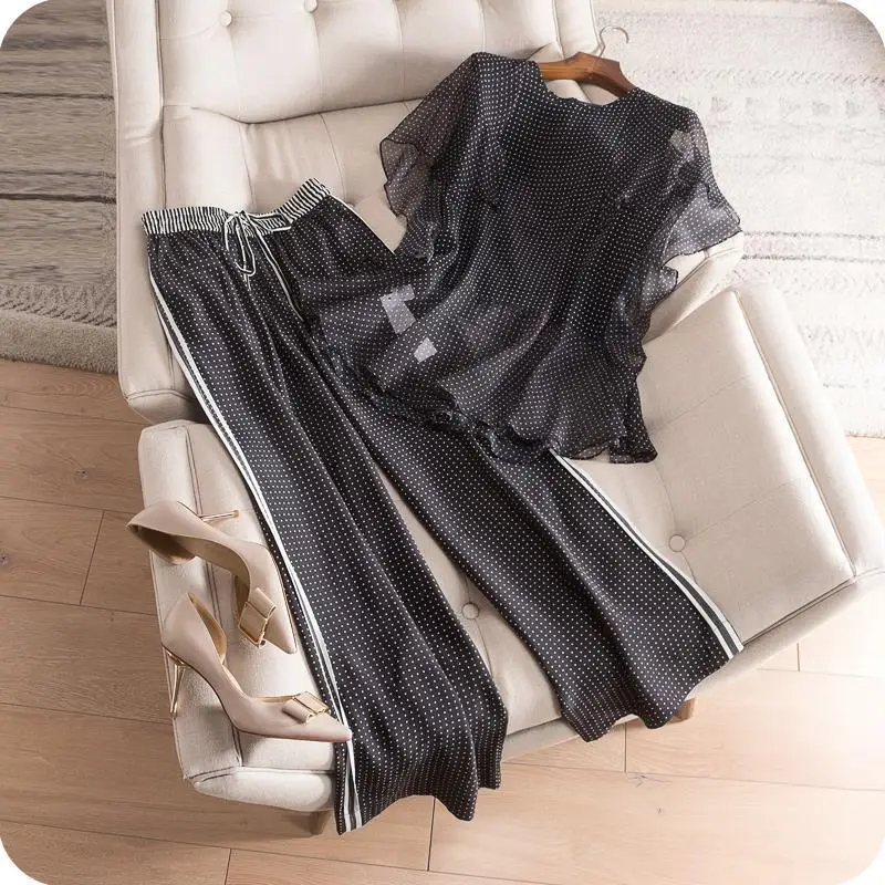 Fashion Plus Size Chiffon Two Piece Set Women 2021 Summer Polka Dot Printed Sports Suit Top + Wide Leg Pants Casual Suit Y820
Fashion Plus Size Chiffon Two Piece Set Women 2021 Summer Polka Dot Printed Sports Suit Top + Wide Leg Pants Casual Suit Y820